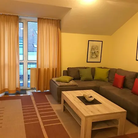 In Mit Terrasse Oder Balkon *