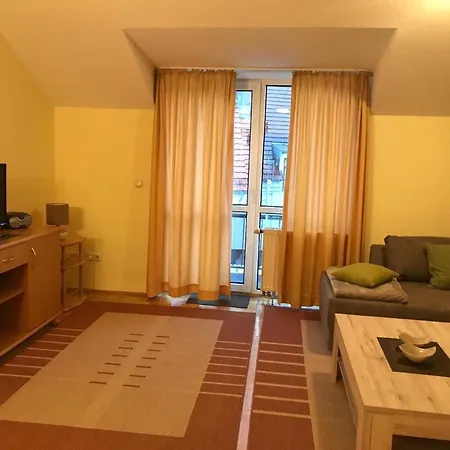 In Mit Terrasse Oder Balkon